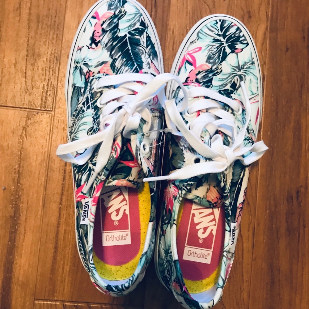 Vans Women’s Flower Canvas NWT Size 7